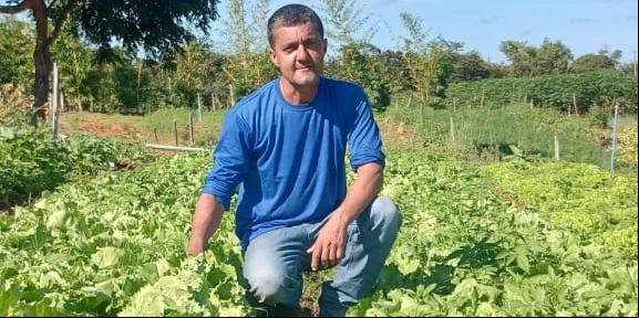 No Norte de Minas, Eudes Rodrigues Fonseca, agricultor local, é um dos beneficiários do programa PNAE (Arquivo Pessoal)