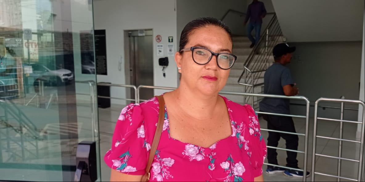 Lilian de Souza, presidente da Associação de Recanto da Seriema, quer soluções imediatas para as constantes quedas de energia (Márcia Vieira)